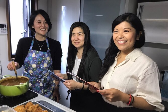 Japanese Home Cooking Class & Walk in Todoroki Temple Tokyo - Entering Casa de Tomokita for the cooking lesson