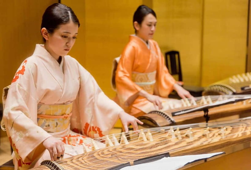 Japanese Traditional Music Show in Tokyo - Why the Zakuro Show works so well in Tokyo