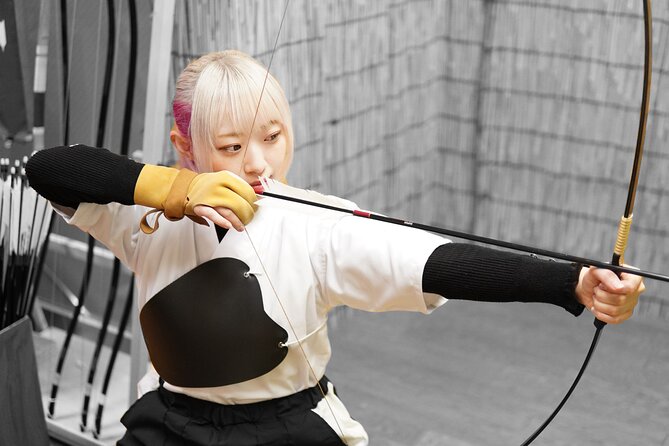 Japanesel Archery Experience HIROSHIMA CASTLE SHARAKU - Dressing in Dogi and Hakama