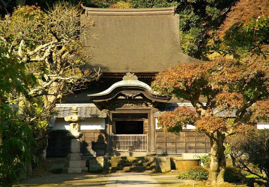 Kamakura: A Journey Through Medieval Japan - Enoshima: Sacred island, seaside outing, and a longer finish