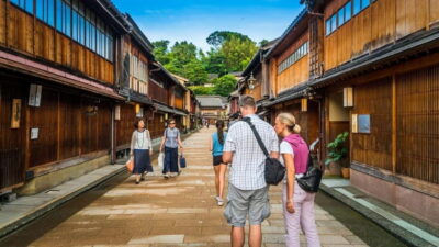 City Highlights & Hidden Gems Private Walking Tour
