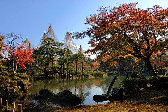 Kanazawa Full Day Tour (Private Guide) - Nagamachi Bukeyashiki: samurai walls and quiet lanes