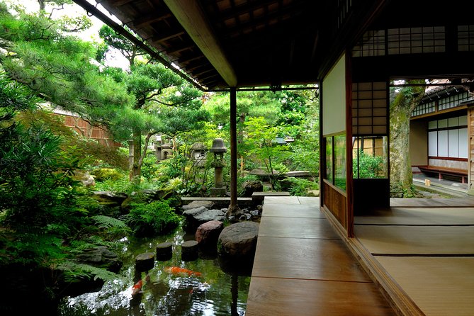 Kanazawa Full Day Tour (Private Guide) - Getting around: useful help, added expense