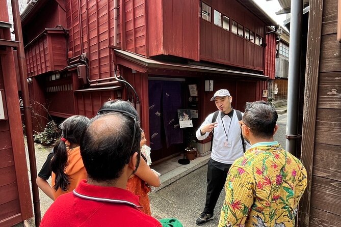 Kanazawa Half Day E-bike Tour - Kanazawa Castle and Gyokusen-an’s matcha break