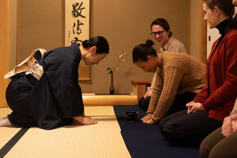 Kanazawa: Kenrokuen Tea Ceremony Experience - Sitting on the floor and other practical details