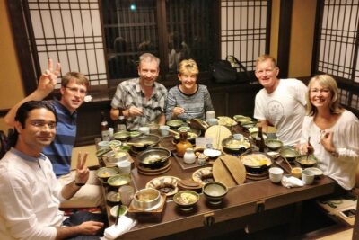 Kanazawa Night Tour with Local Meal and Drinks