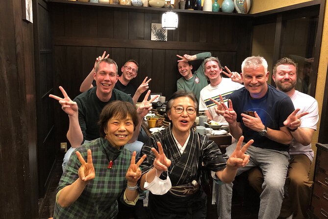 Kanazawa Night Tour with Local Meal and Drinks - What the guides add to the night
