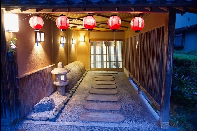 Kanazawa Night Tour with Local Meal and Drinks - Is $105.71 a fair price?