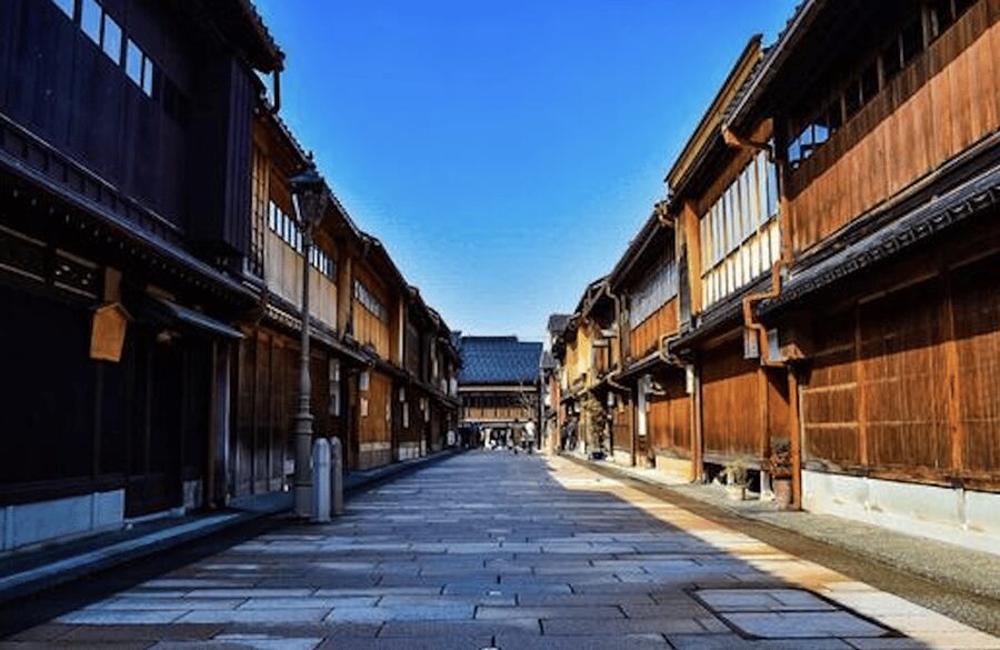 Kanazawa: Private Custom Tour with Local Guide - What the $49 price really covers