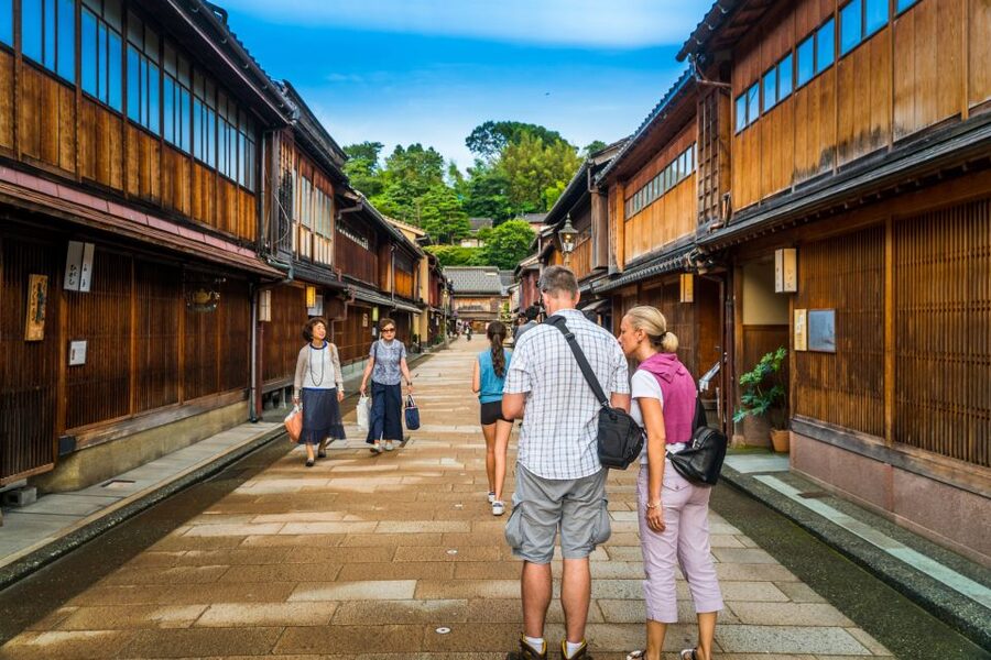 Kanazawa: Private Food Tasting Walking Tour - Oyama Shrine and the Nishi Chaya Streets