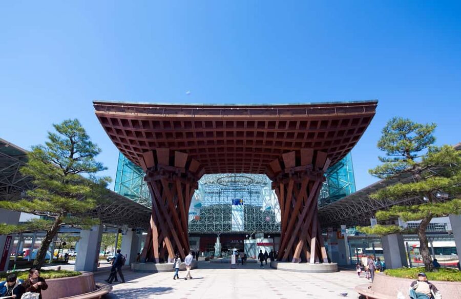 Kanazawa Private/Group Walking Tour: Local & Major Highlight - Oyama Shrine explains Kanazawa’s power and faith