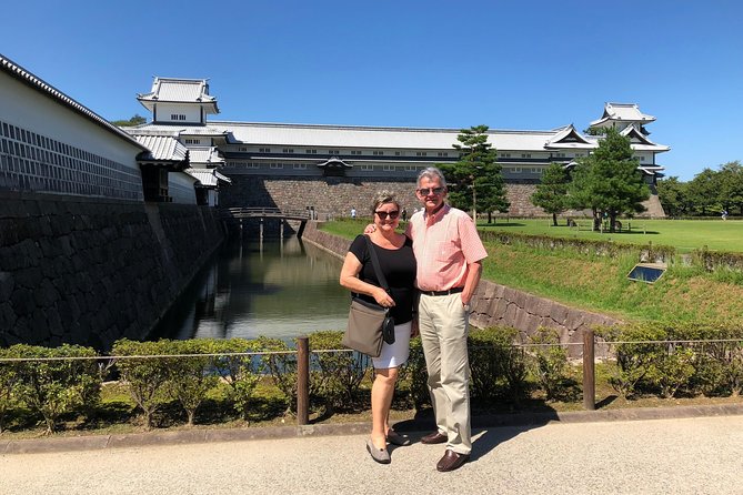 Kanazawa Private Tour: Highlights of an Old Samurai Town - Walking, buses, and the real pace of seven hours