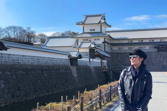 Kanazawa Private Tour with a Local – Highlights & Hidden Gems - Entering the Higashi Chaya geisha quarter