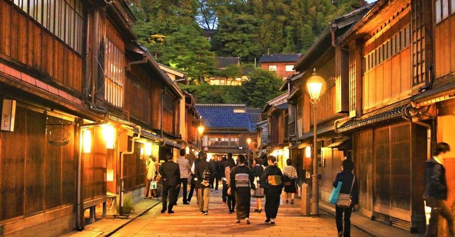 Kanazawa: Private Tour with Local Guide - Why a Private Kanazawa Tour Can Be Worth the Price