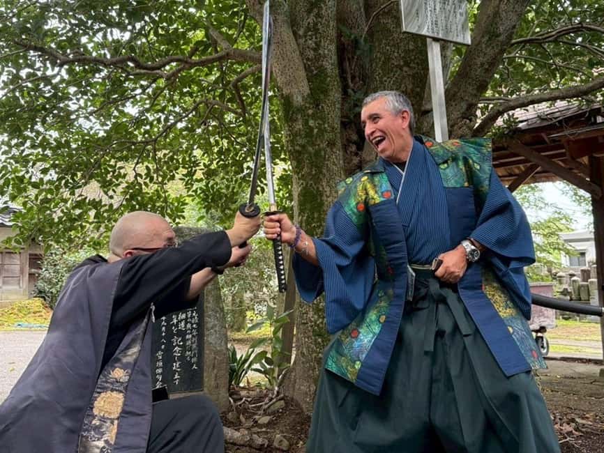 Kanazawa: Samurai Swordsmanship Lesson at a rented temple - The 10-minute introduction to the katana