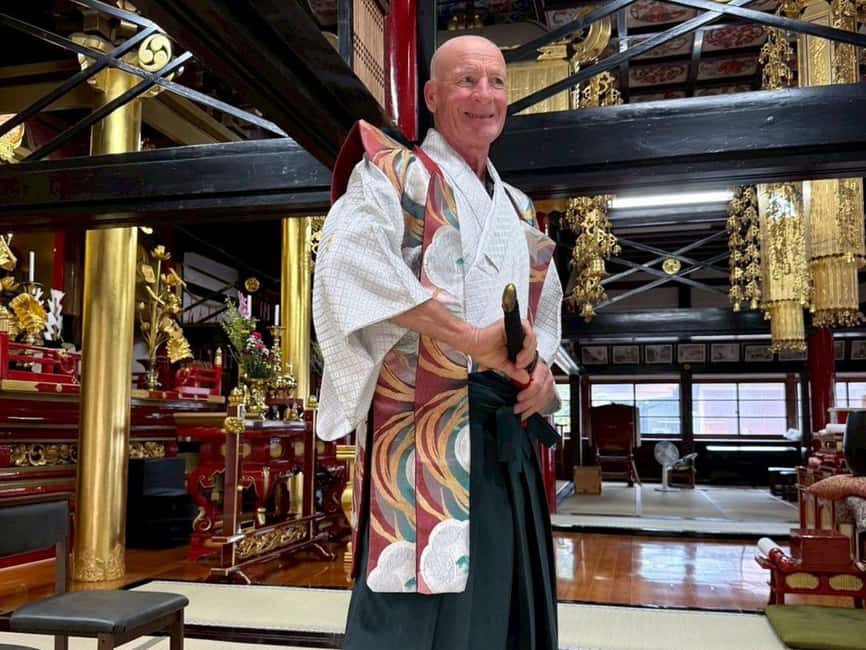 Kanazawa: Samurai Swordsmanship Lesson at a rented temple - Thirty minutes of swordsmanship practice