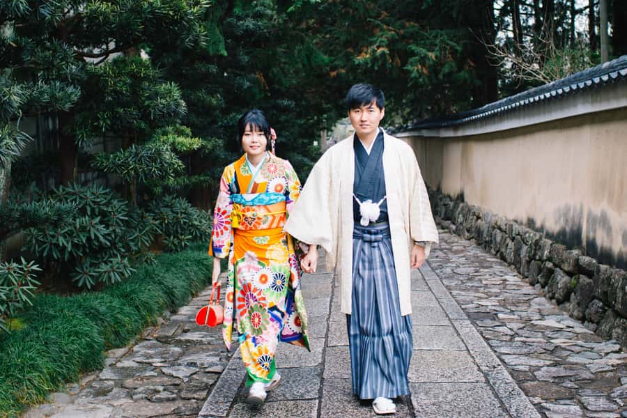 Kanazawa:Traditional Experience -kimono rent at wargo - Return timing and the next-day option
