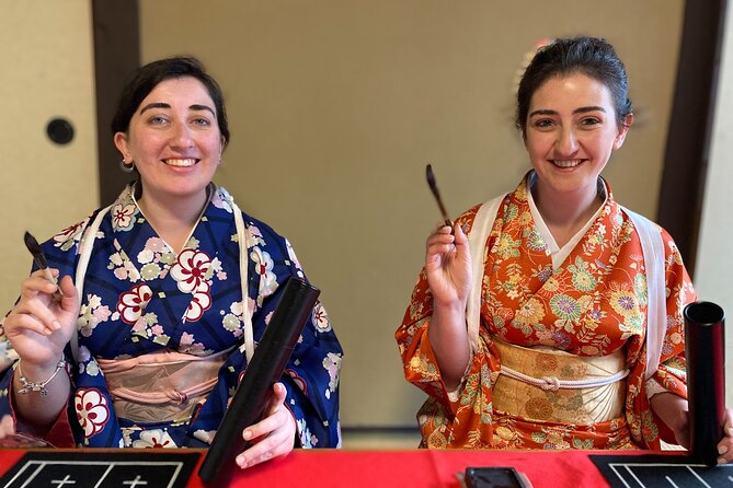 Kimono and Calligraphy Experience in Miyajima - A first calligraphy lesson with simple brushwork