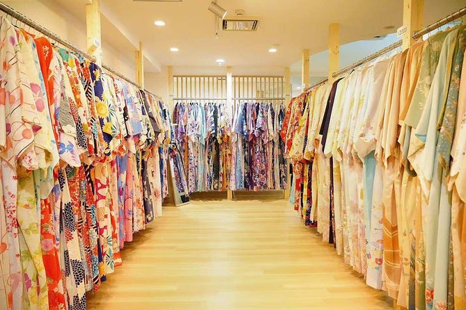 Kimono and Yukata Experience in Kyoto - The ten-minute professional fitting