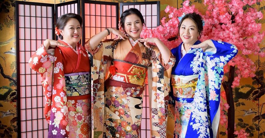 Kimono photoshoot-Includes 100 photo data - The Studio’s Cherry Blossom Background