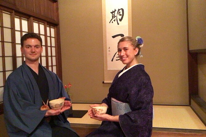 Kimono Tea Ceremony at Kyoto Maikoya, NISHIKI - Making matcha instead of only watching