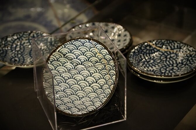 Kintsugi Experience: Art of Golden Joinery in Tokyo - Group size, teaching, and atmosphere