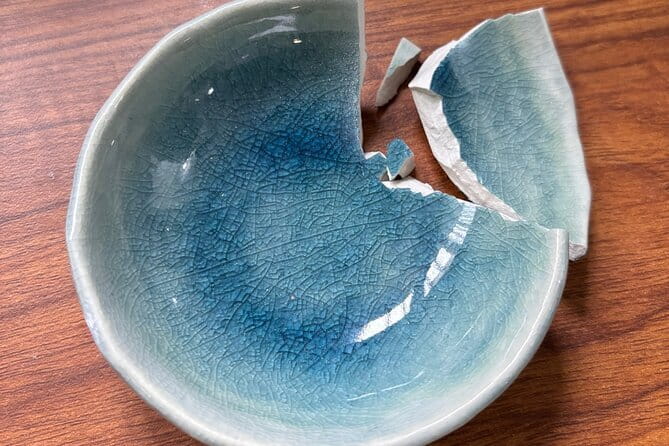 Kintsugi Experience in Naha, Okinawa - Art from Broken Pieces! - The opening lesson: a simple introduction to kintsugi