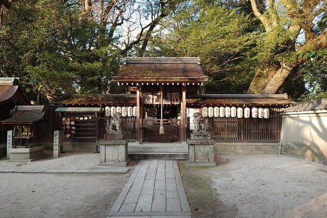 KIYOTO’s Kyoto Private E-Cycling Tour: Highlights & Hidden Gems - Shimogamo Shrine and the Kamogawa Delta