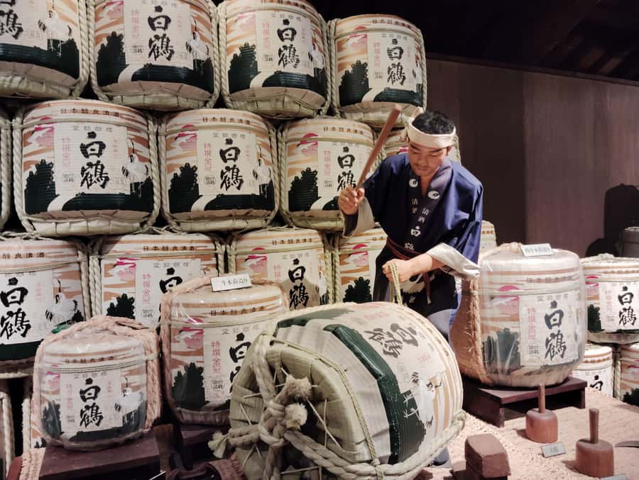 Kobe: 3-Hour Sake Breweries Tour with Special Tasting - Comparing old and modern brewing