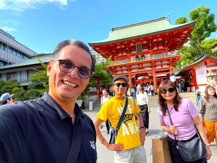 Kobe: Kobe City Highlights Guided Tour - Shrine, Port, Tower - Starting beneath the torii at Ikuta Shrine