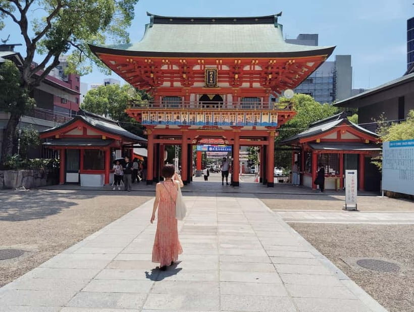 Kobe: Kobe City Highlights Guided Tour - Shrine, Port, Tower - What the walking pace feels like