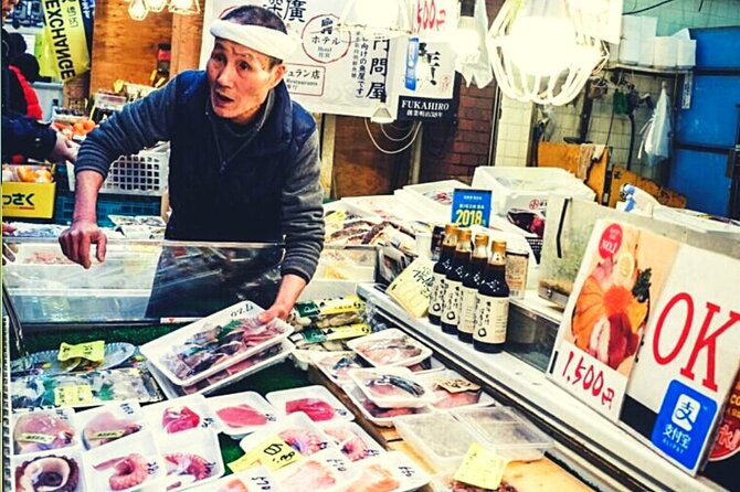 Kuromon Market Tour: All inclusive 6~8 Dishes & 3~4 samplings - The value of guides who know the vendors