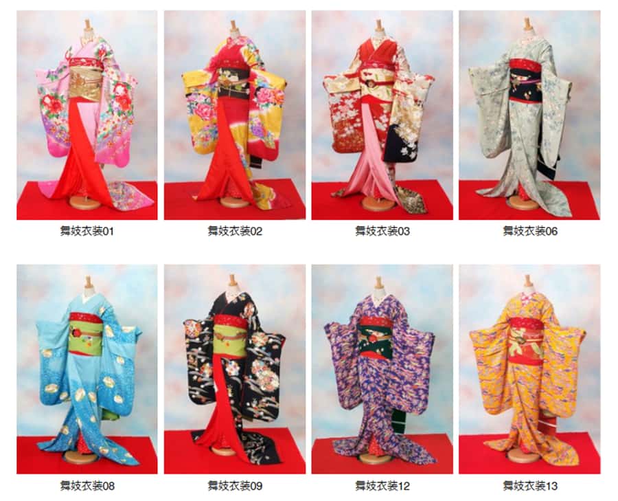 Kyoto: 2-Hour Maiko Makeover and Photo Studio Shoot - The white makeup and the two painted neck stripes