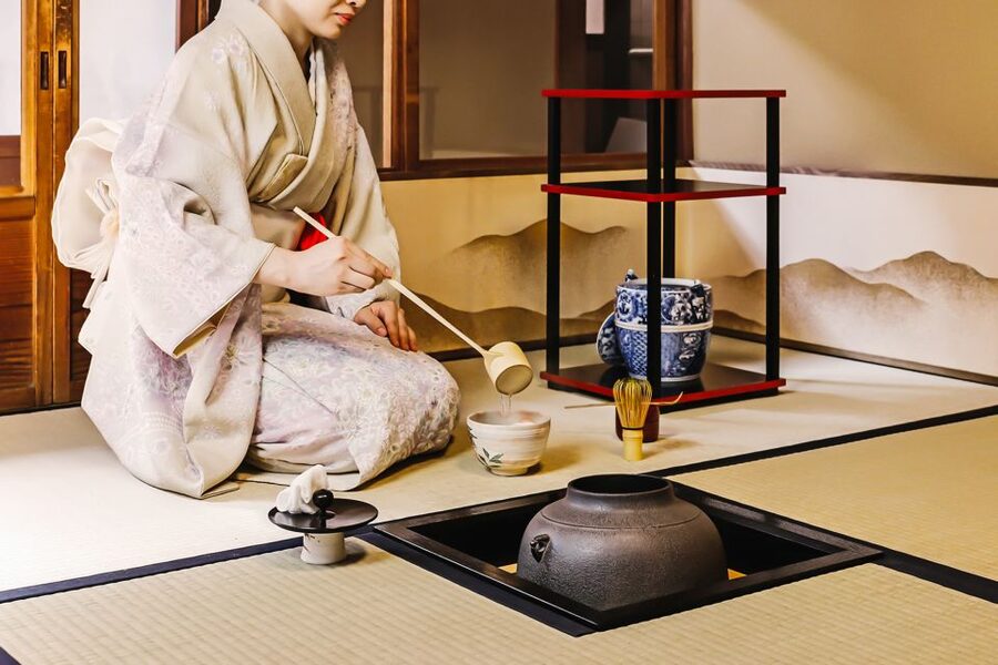 Kyoto: 45-Minute Tea Ceremony Lesson Experience - The first lesson: watch the tea master work