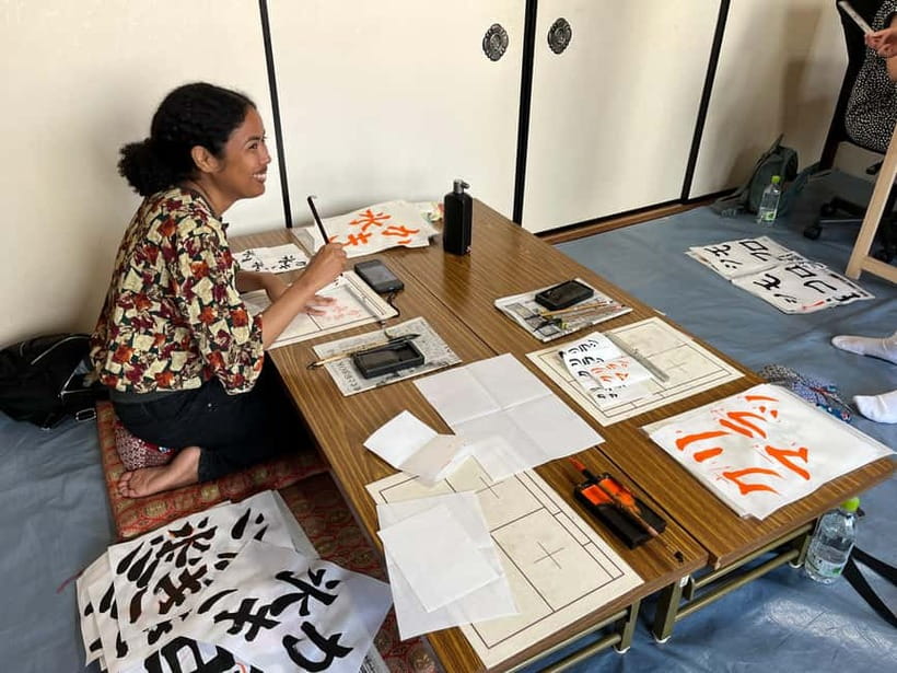 Kyoto: Calligraphy class at Buddhist temple in city center - The temple atmosphere and tatami seating