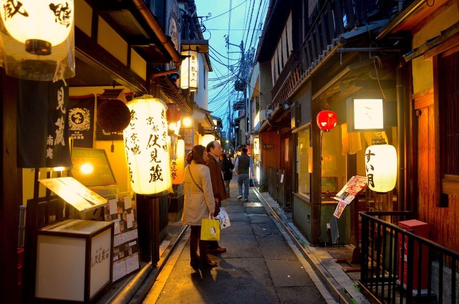 Kyoto: Casual Pontocho Evening Food Tour - Practical tips for a smoother evening