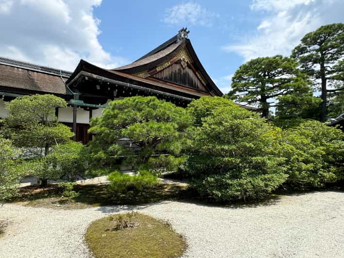 Kyoto: Discover Every Bit of Kyoto Imperial Palace - Meeting at Hamaguri Gate