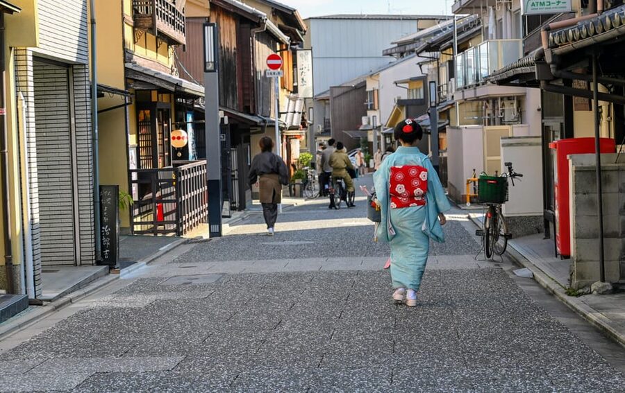 Kyoto: Early Bird E-Bike Tour with Lunch - Lunch is part of the value