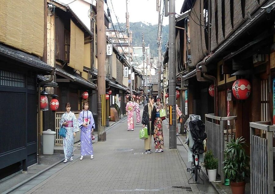 Kyoto Evening Gion Food Tour - Is $216 a fair price?