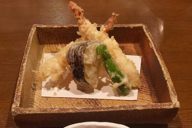 Kyoto Evening Gion Food Tour Including Kaiseki Dinner - What the guide adds to the evening