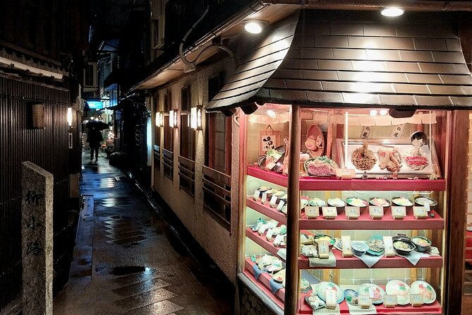 Kyoto Food Tour of 10 Tastings with Wagyu, Mochi & More Surprises - Guide quality can shape the whole experience