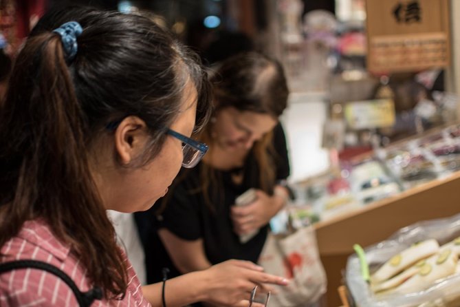 Kyoto Foodie Night Tour - Nishiki Market: Kyoto food in sample sizes