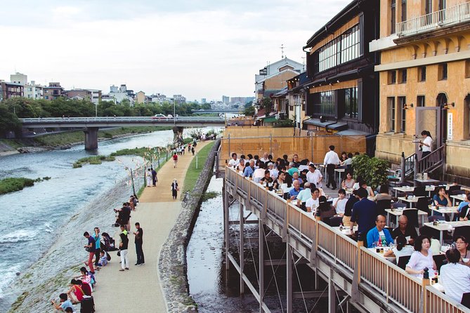 Kyoto Foodie Night Tour - Guides make or break this Kyoto evening