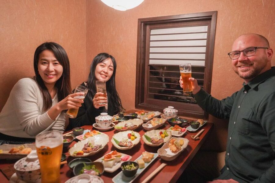 Kyoto: Foodie Night Tour in Gion with 9 dishes + 6 Sake - Starting beneath Gion’s geisha-quarter lights