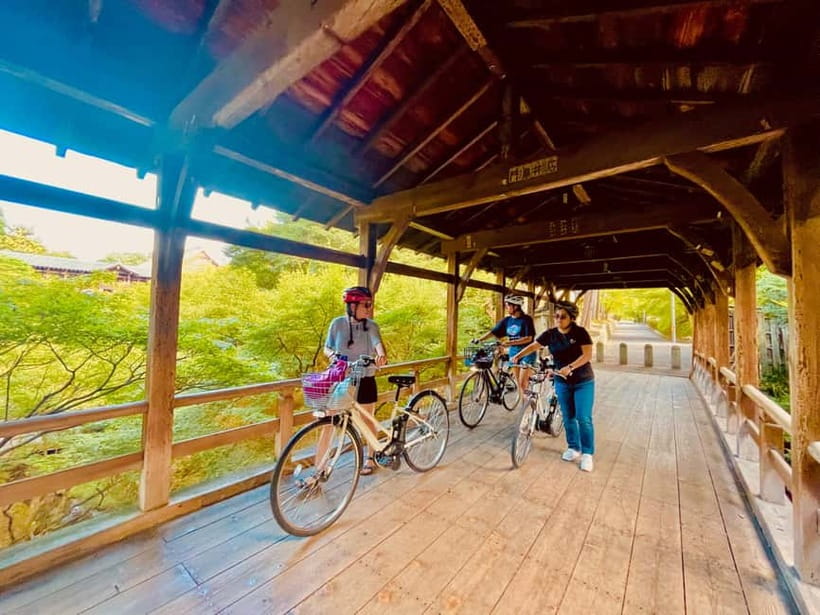 Kyoto: Fushimi Inari Shrine and Tofukuji Temple E-Bike Tour - Maki’s guiding style