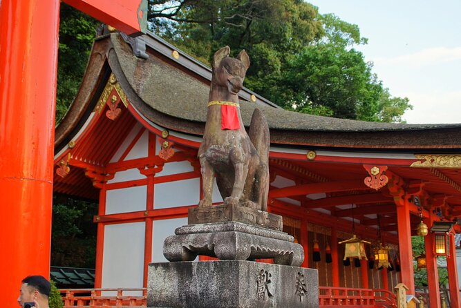 Kyoto: Fushimi Inari Shrine Walking Tour - A two-hour pace with room for questions