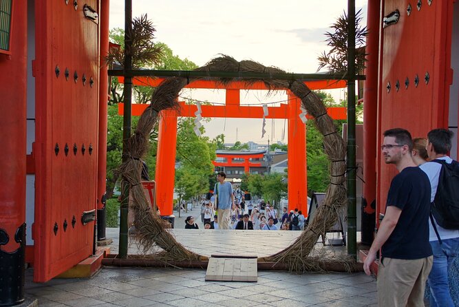 Kyoto: Fushimi Inari Shrine Walking Tour - Evening crowds, quiet corners, and photo expectations