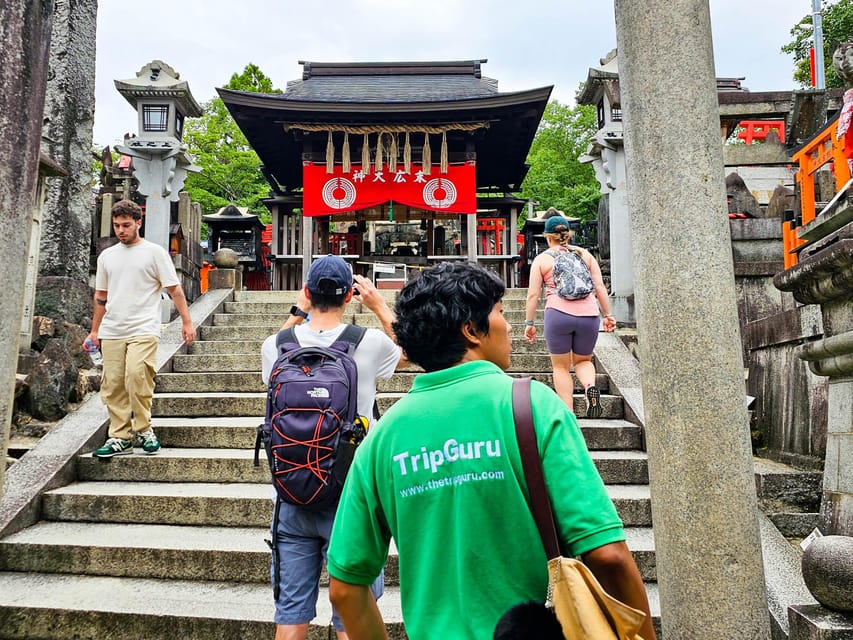 Kyoto: Fushimi Inari Taisha Guided Walking Tour - What the guide adds to the experience
