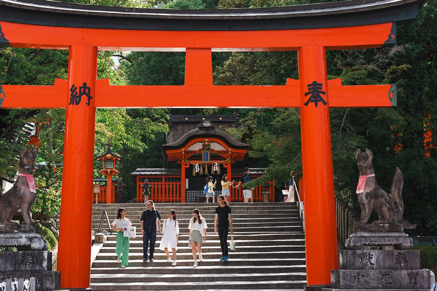 Kyoto: Fushimi Inari Taisha Shrine Walking Tour with Guide - How It Compares with Visiting Alone
