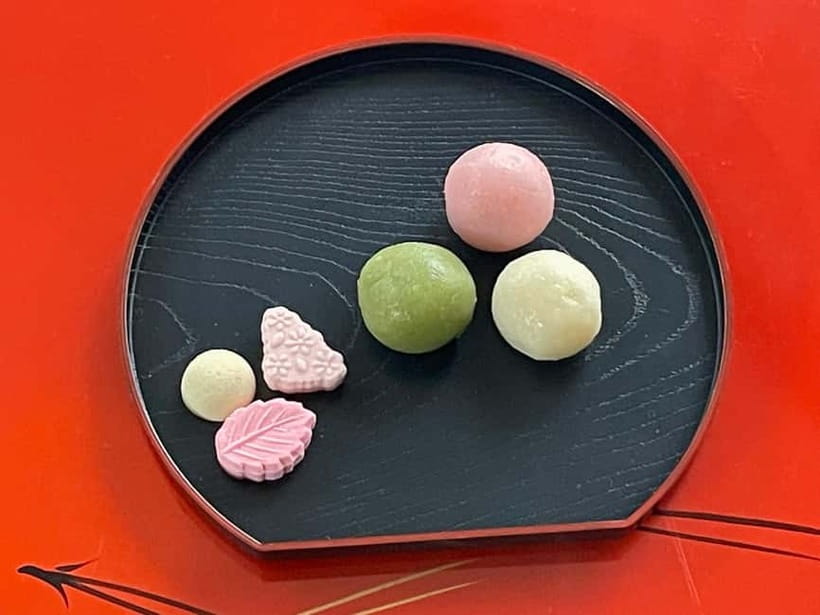 Kyoto Fushimiinari:Wagashi Making & Small Group Tea Ceremony - Whisking your own bowl of matcha